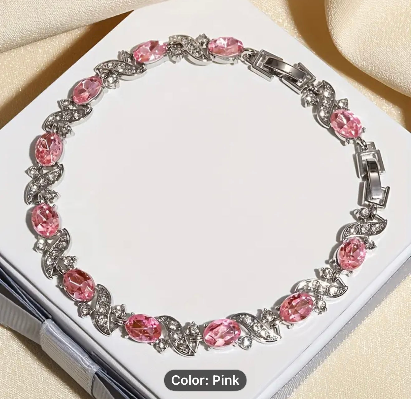 Bracelet with pink gemstones for a very romantic ocassion